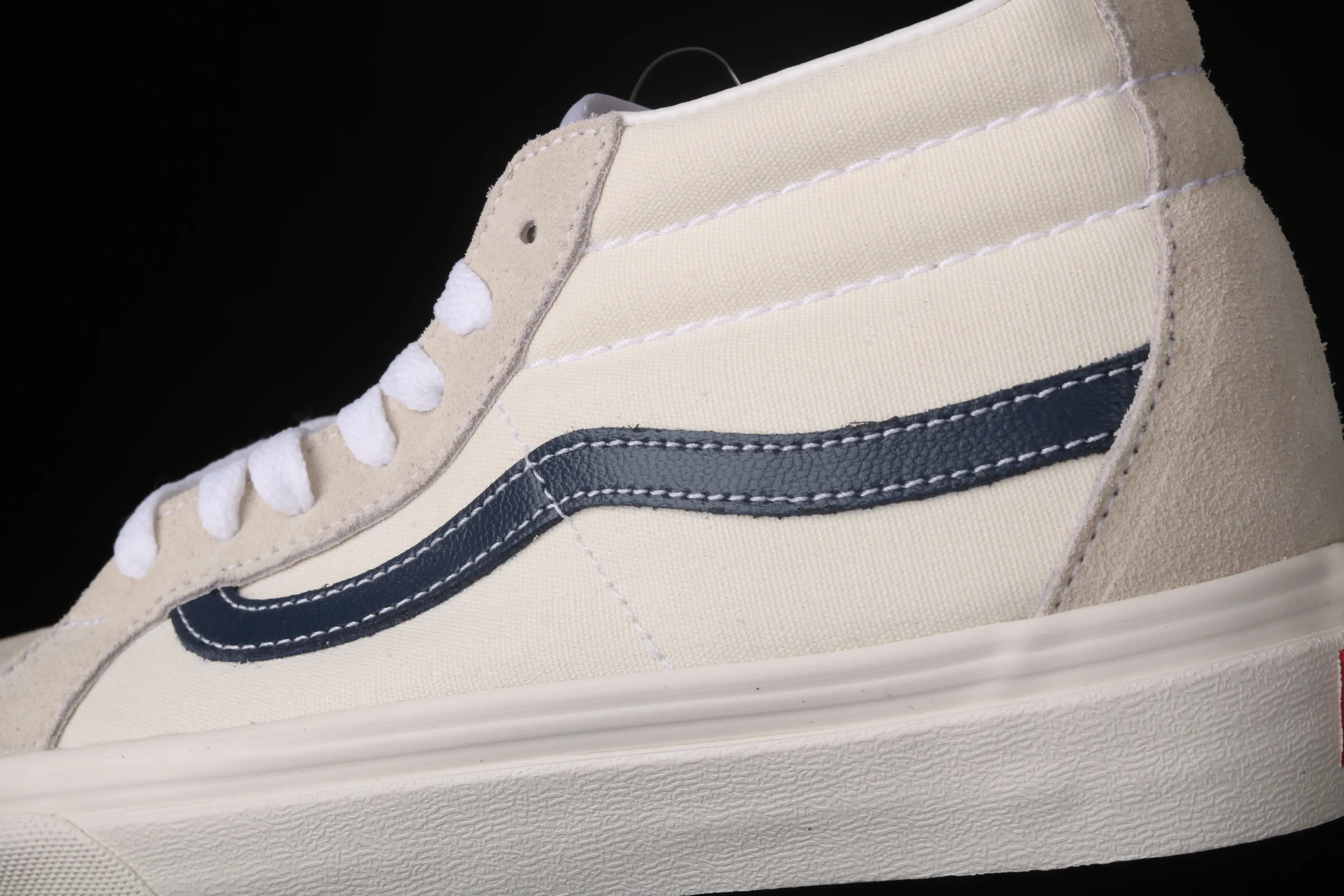All Categories Vans Vans Series Vans Mid Vans Sk8 Mid Reissue Vans Mid VN0A391FTP1 One size too large
